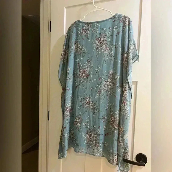 Entro Women’s Blue Floral Blouse Size L With Tag - Picture 3 of 7